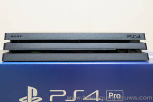 PS4 Pro正面